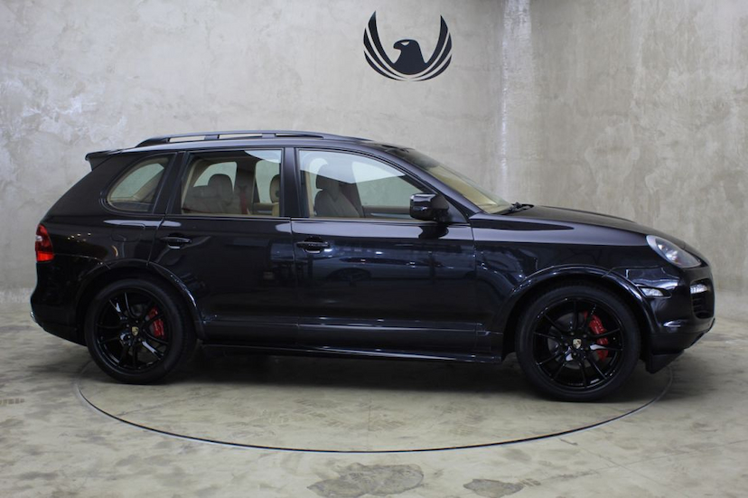 Foto do veículo PORSCHE  CAYENNE GTS 2010 76.645 KM 99.000,00
