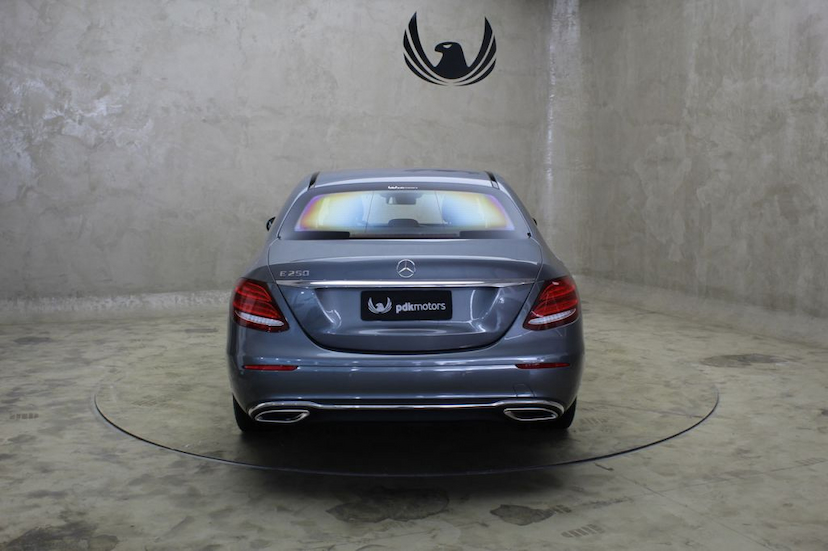 Foto do veículo MERCEDES-BENZ  E250 EXCLUSIVE 2019 6.000 KM 309.000,00