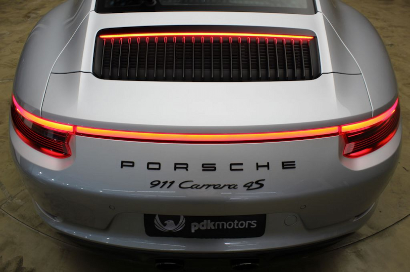 Foto do veículo PORSCHE  911 CARRERA 4S 2017 7.580 KM 619.000,00
