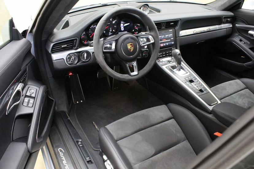 Foto do veículo PORSCHE  911 CARRERA 4S 2017 7.580 KM 619.000,00