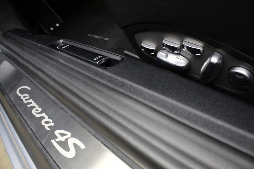 Foto do veículo PORSCHE  911 CARRERA 4S 2017 7.580 KM 619.000,00