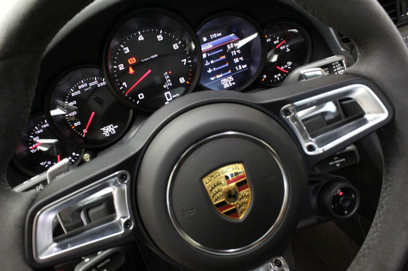 Foto do veículo PORSCHE  911 CARRERA 4S 2017 7.580 KM 619.000,00