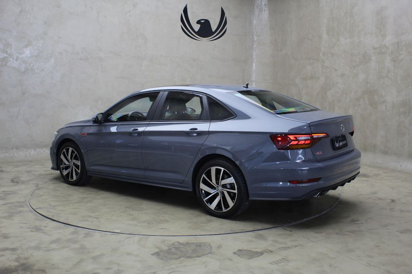 Foto do veículo VOLKSWAGEN  JETTA GLI 2019 3.117 KM 199.000,00