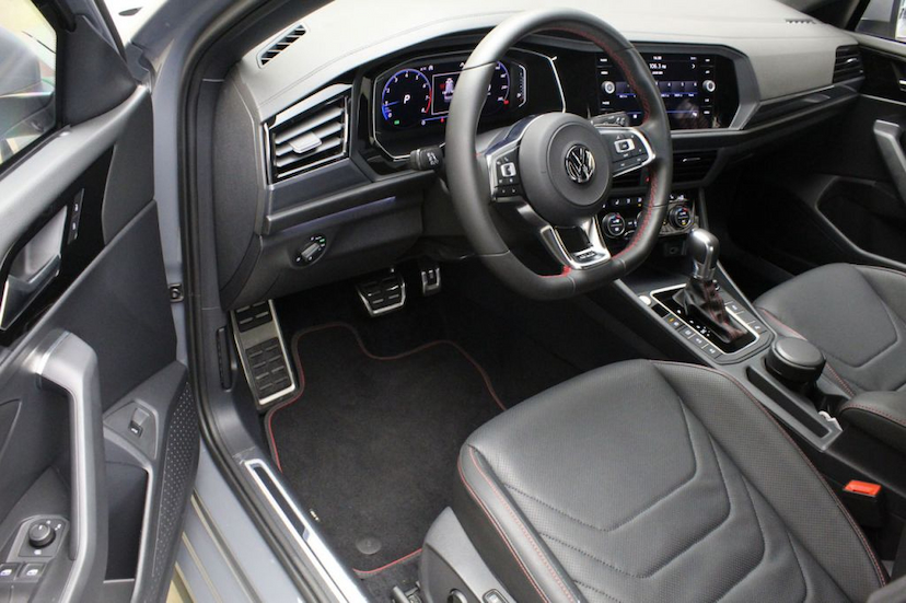 Foto do veículo VOLKSWAGEN  JETTA GLI 2019 3.117 KM 199.000,00
