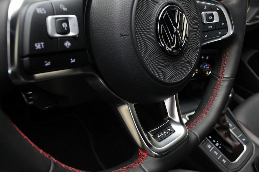 Foto do veículo VOLKSWAGEN  JETTA GLI 2019 3.117 KM 199.000,00