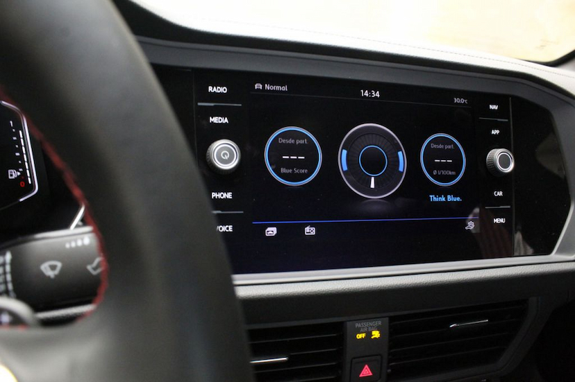 Foto do veículo VOLKSWAGEN  JETTA GLI 2019 3.117 KM 199.000,00
