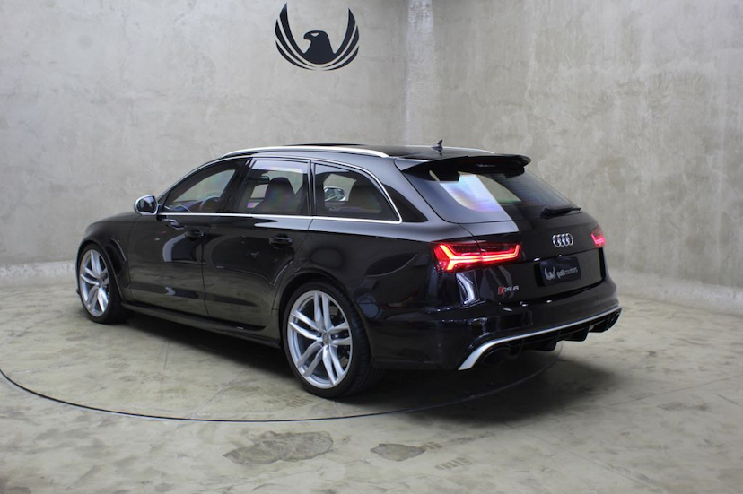 Foto do veículo AUDI RS6 AVANT QUATTRO 2015 31.380 KM 369.000,00