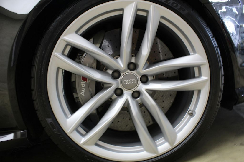 Foto do veículo AUDI RS6 AVANT QUATTRO 2015 31.380 KM 369.000,00