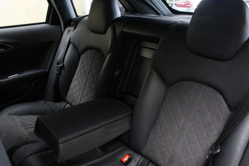 Foto do veículo AUDI RS6 AVANT QUATTRO 2015 31.380 KM 369.000,00