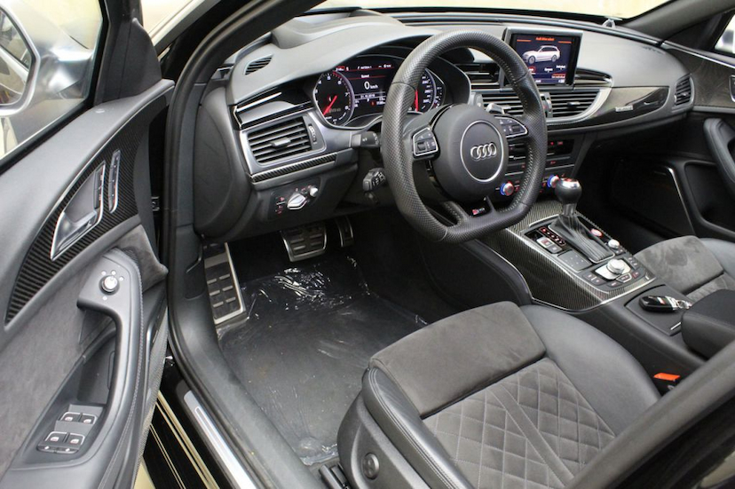 Foto do veículo AUDI RS6 AVANT QUATTRO 2015 31.380 KM 369.000,00