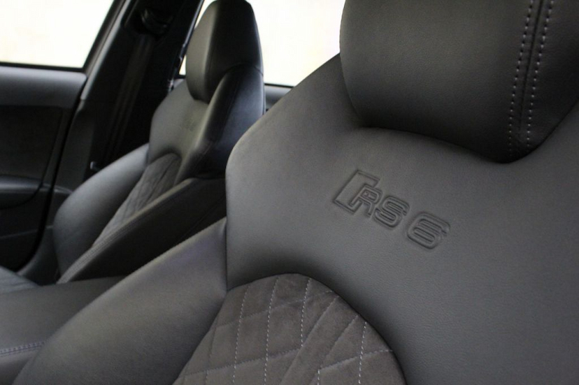 Foto do veículo AUDI RS6 AVANT QUATTRO 2015 31.380 KM 369.000,00