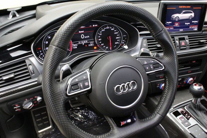 Foto do veículo AUDI RS6 AVANT QUATTRO 2015 31.380 KM 369.000,00