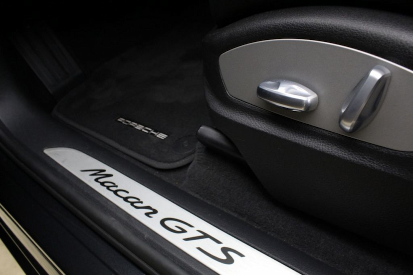 Foto do veículo PORSCHE  MACAN GTS 2017 17.008 KM 360.000,00