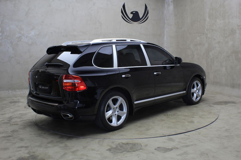Foto do veículo PORSCHE  CAYENNE PREMIUM V6 2009 30.993 KM 89.000,00