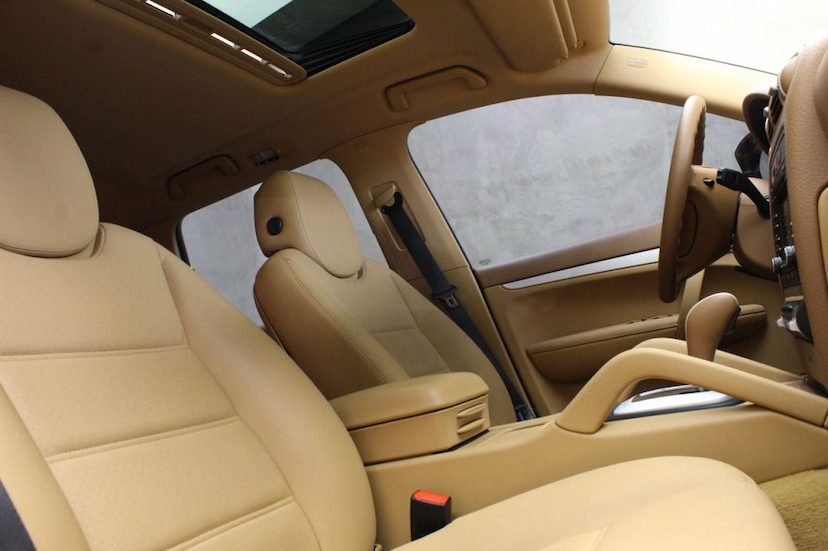 Foto do veículo PORSCHE  CAYENNE PREMIUM V6 2009 30.993 KM 89.000,00