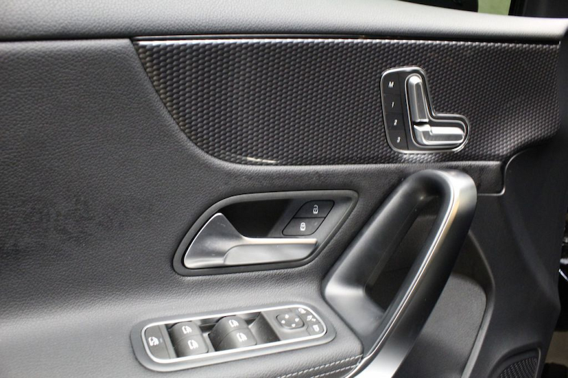 Foto do veículo MERCEDES-BENZ  A250 VISION 2019 9.538 KM 190.000,00