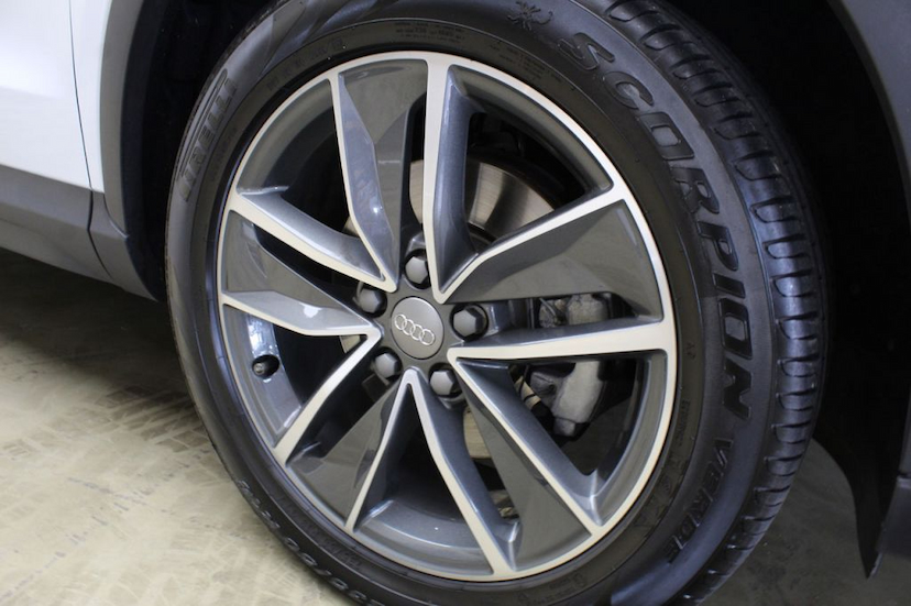 Foto do veículo AUDI  Q3 1.4 AMBITION 2017 25.075 KM 113.000,00