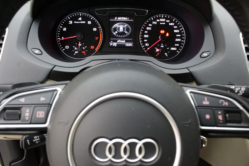 Foto do veículo AUDI  Q3 1.4 AMBITION 2017 25.075 KM 113.000,00