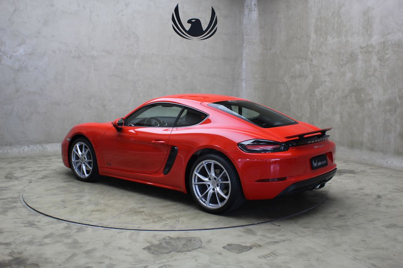 Foto do veículo PORSCHE  718 CAYMAN 2019 3.500 KM 365.000,00