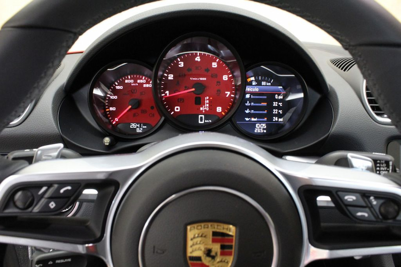 Foto do veículo PORSCHE  718 CAYMAN 2019 3.500 KM 365.000,00