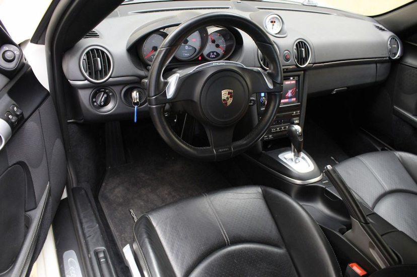 Foto do veículo PORSCHE  CAYMAN S 2011 71.565 KM 189.000,00