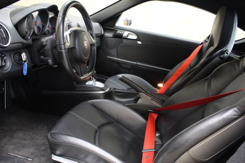 Foto do veículo PORSCHE  CAYMAN S 2011 71.565 KM 189.000,00