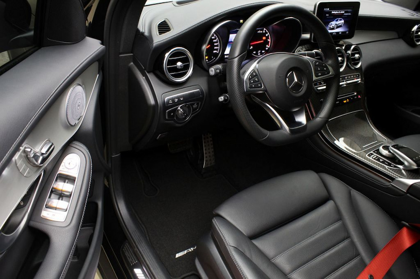Foto do veículo MERCEDES-BENZ  GLC 43 AMG COUPE 2018 8.600 KM 339.000,00