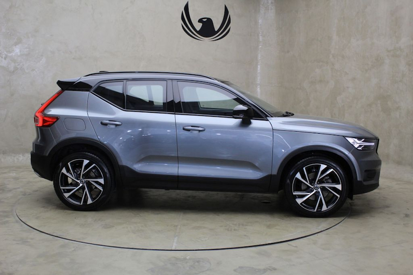 Foto do veículo VOLVO XC40 T5 R-DESIGN 2019 10.142 KM 265.000,00