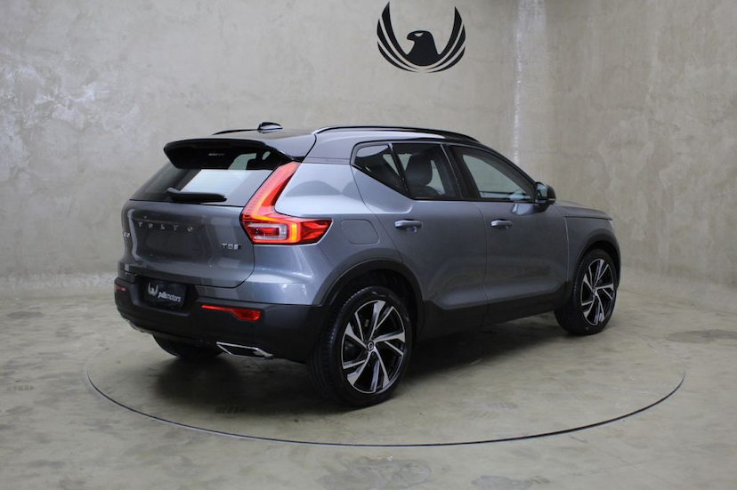Foto do veículo VOLVO XC40 T5 R-DESIGN 2019 10.142 KM 265.000,00