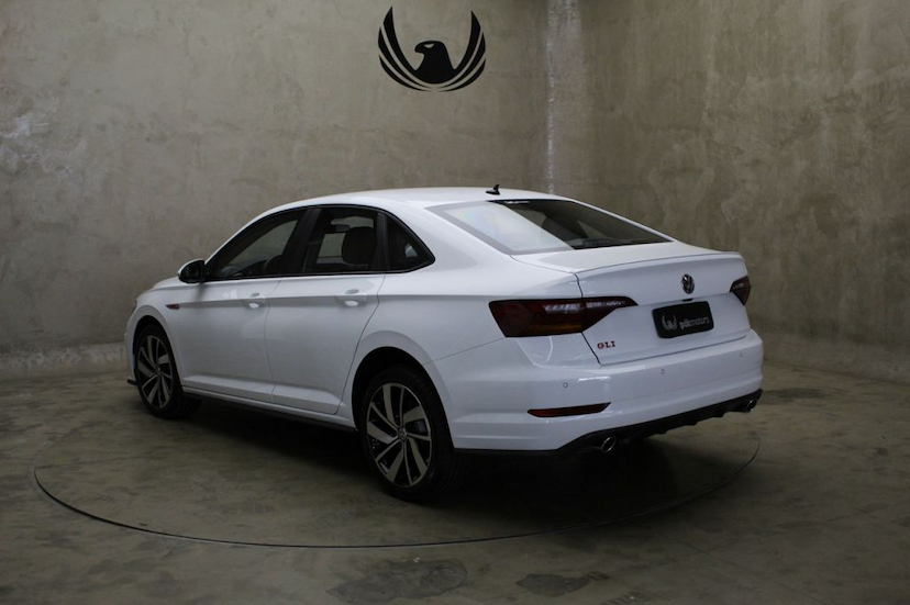 Foto do veículo VOLKSWAGEN  JETTA GLI 2019 1.042 KM 199.000,00
