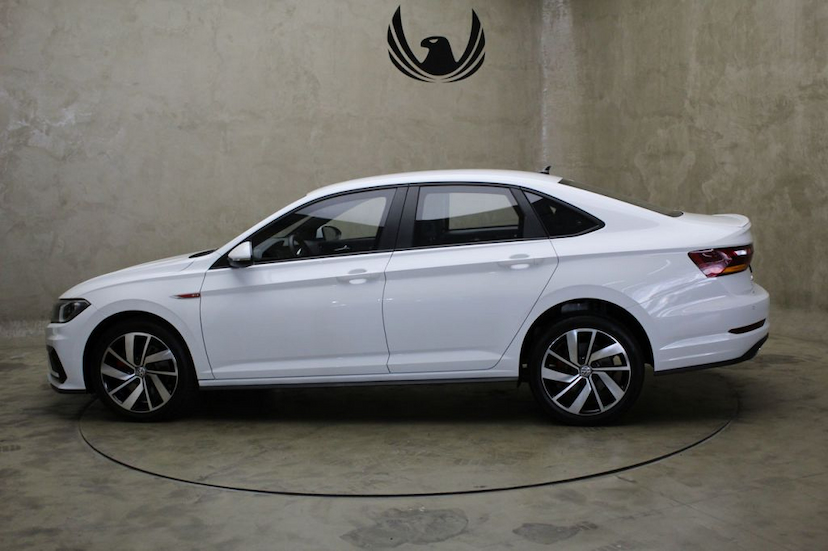Foto do veículo VOLKSWAGEN  JETTA GLI 2019 1.042 KM 199.000,00