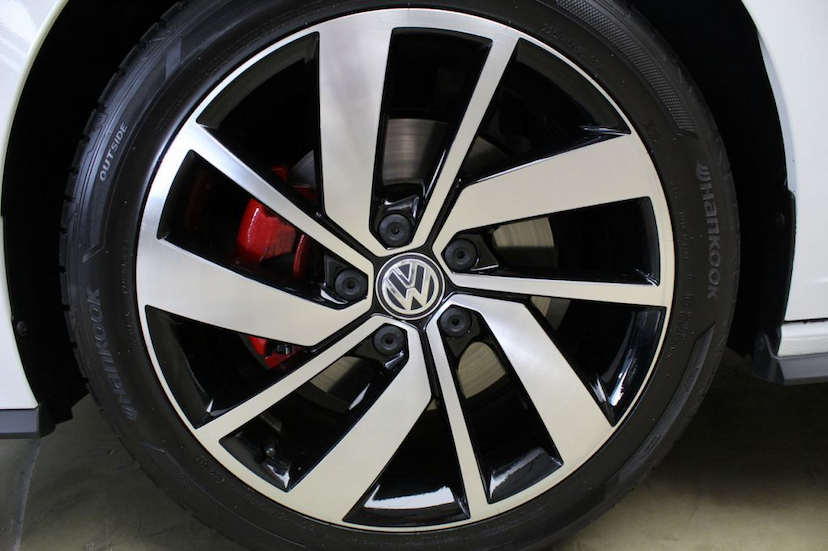 Foto do veículo VOLKSWAGEN  JETTA GLI 2019 1.042 KM 199.000,00