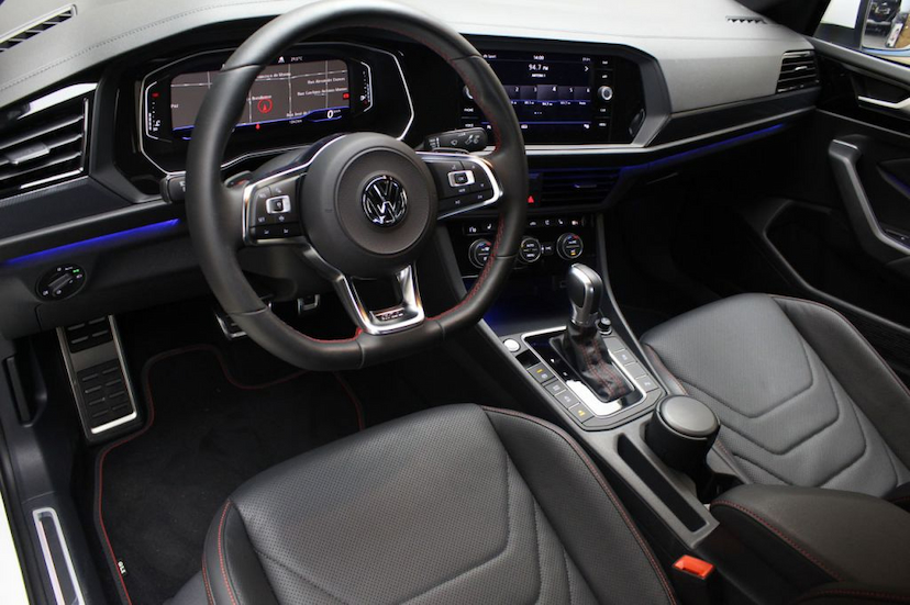 Foto do veículo VOLKSWAGEN  JETTA GLI 2019 1.042 KM 199.000,00