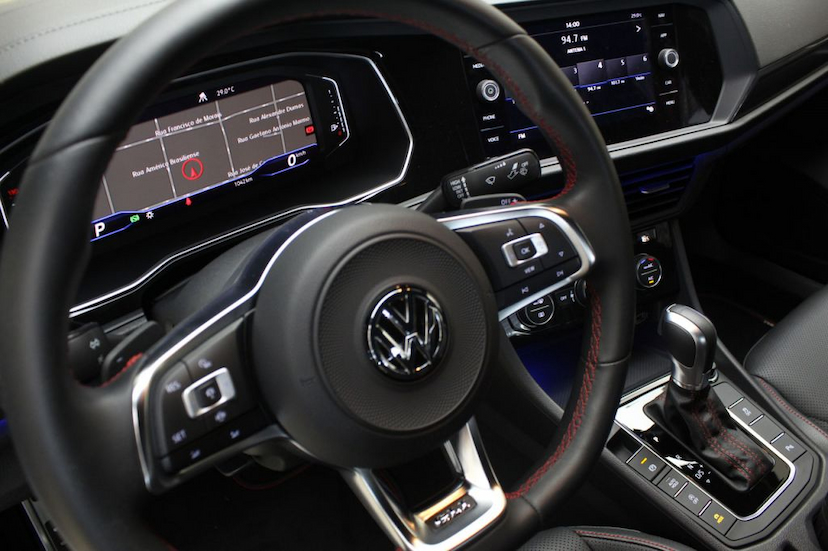 Foto do veículo VOLKSWAGEN  JETTA GLI 2019 1.042 KM 199.000,00