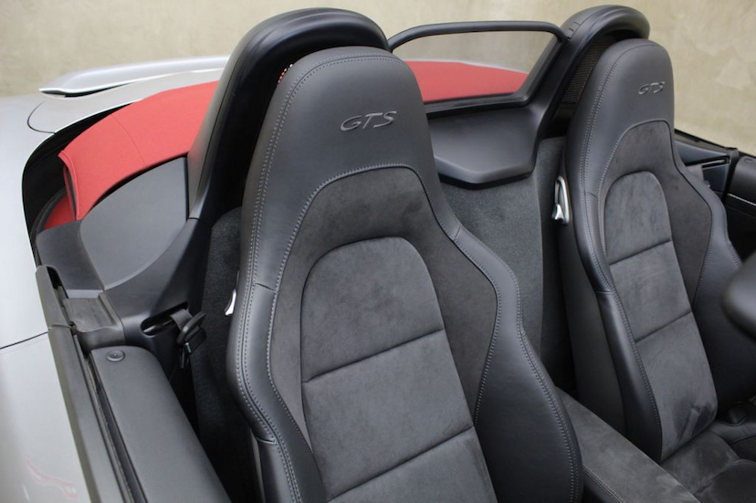 Foto do veículo PORSCHE  718 BOXSTER GTS 2019 4.045 KM 479.000,00