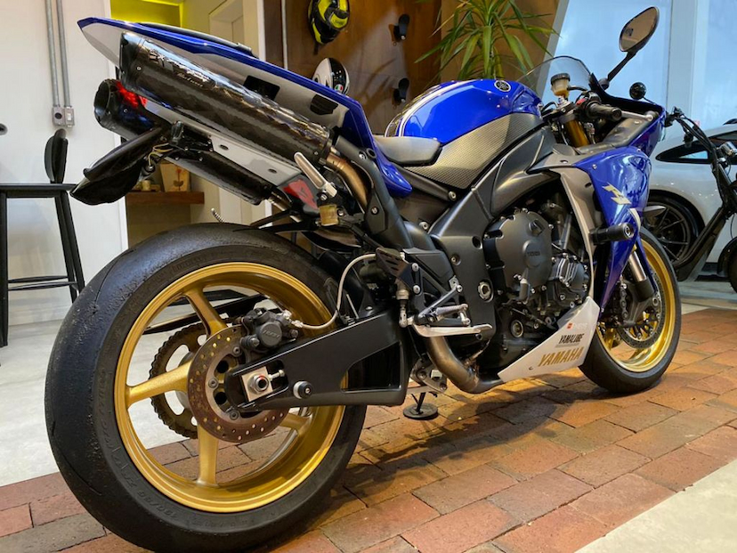 Foto do veículo YAMAHA  YZF-R1 2013 3.880 KM 39.000,00