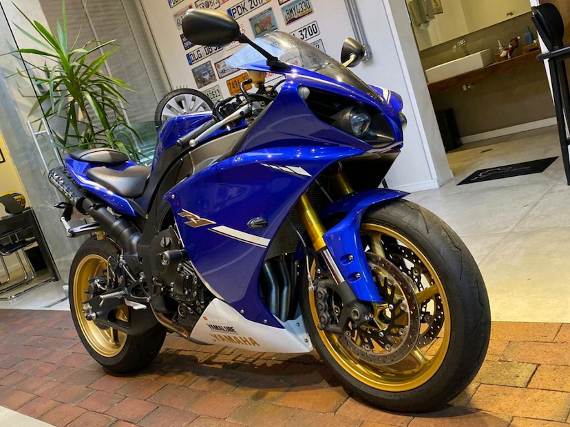 Foto do veículo YAMAHA  YZF-R1 2013 3.880 KM 39.000,00