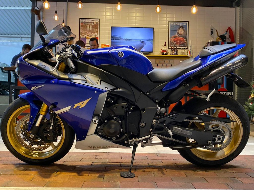 Foto do veículo YAMAHA  YZF-R1 2013 3.880 KM 39.000,00