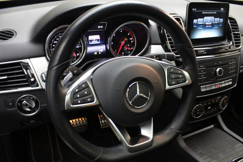 Foto do veículo MERCEDES-BENZ  GLE 350D 2016 57.915 KM 289.000,00