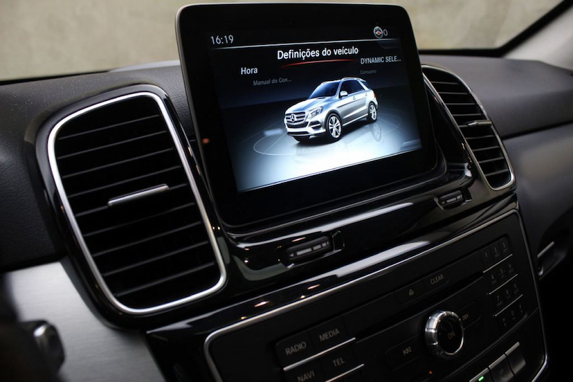 Foto do veículo MERCEDES-BENZ  GLE 350D 2016 57.915 KM 289.000,00