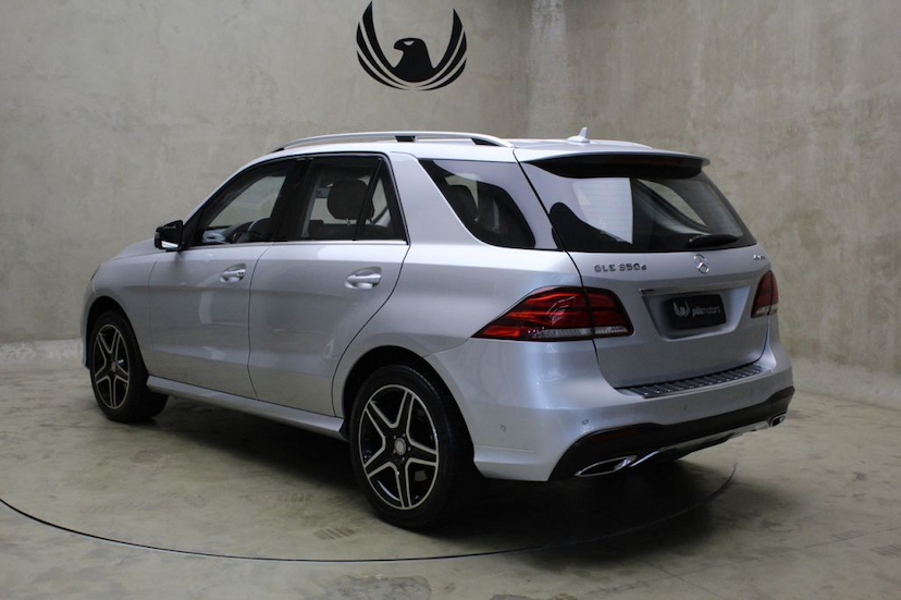 Foto do veículo MERCEDES-BENZ  GLE 350D 2016 57.915 KM 289.000,00