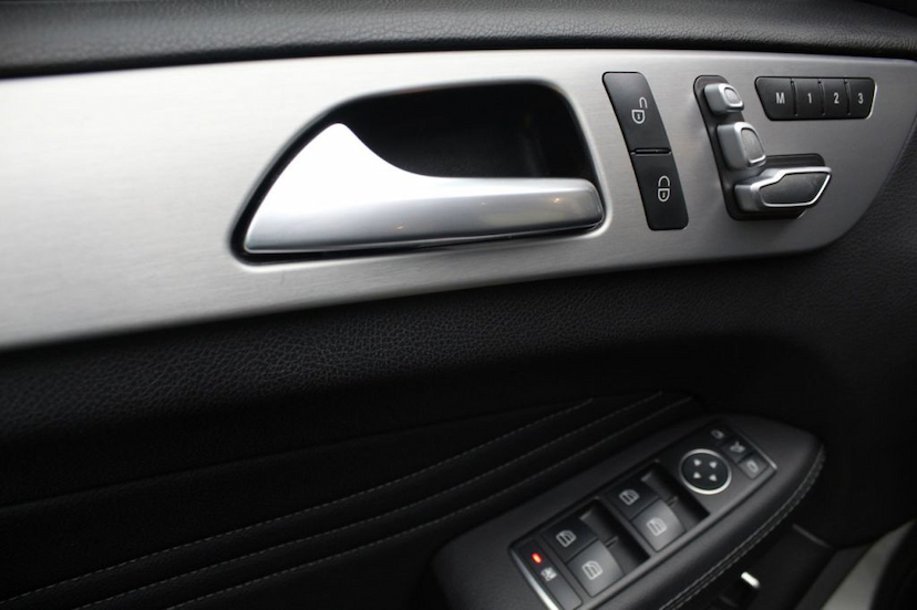Foto do veículo MERCEDES-BENZ  GLE 350D 2016 57.915 KM 289.000,00