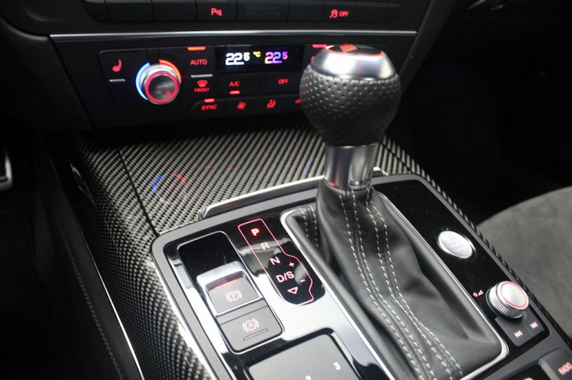Foto do veículo AUDI RS6 AVANT QUATTRO 2014 14.052 KM 369.000,00