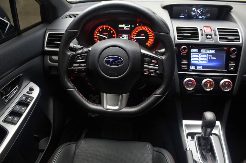 Foto do veículo SUBARU  WRX 2.0 SEDAN 2016 7.583 KM 119.000,00