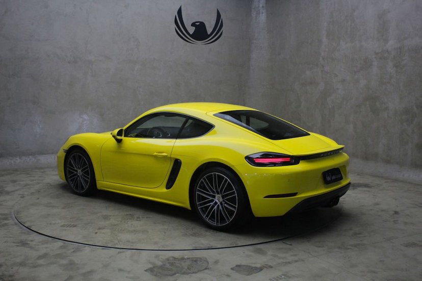 Foto do veículo PORSCHE  718 CAYMAN 2018 7.877 KM 369.000,00