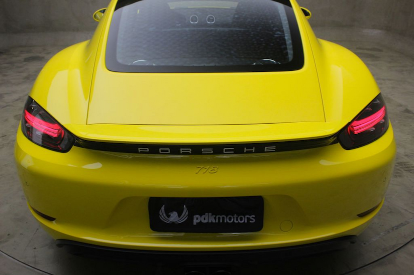 Foto do veículo PORSCHE  718 CAYMAN 2018 7.877 KM 369.000,00
