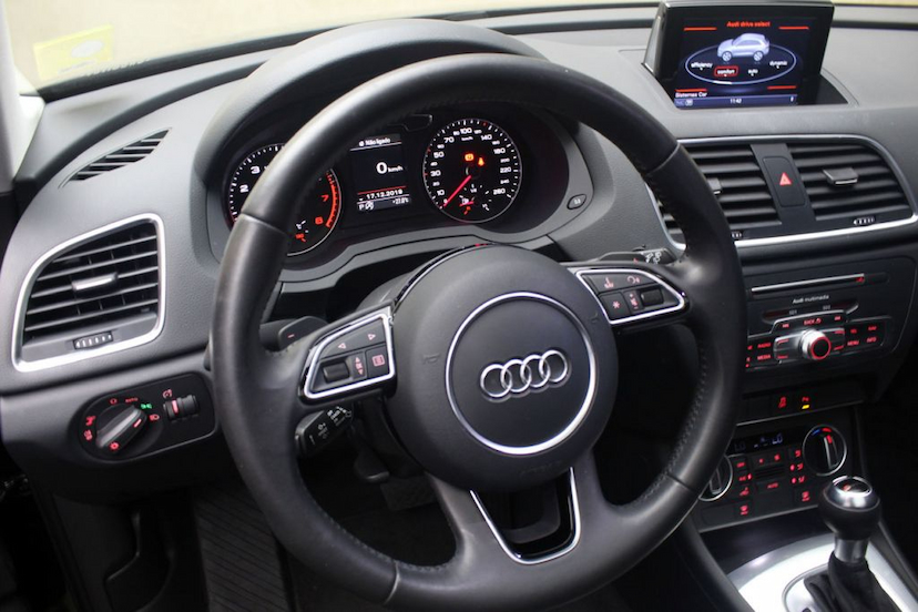 Foto do veículo AUDI  Q3 1.4 AMBIENTE PLUS 2017 30.353 KM 109.000,00