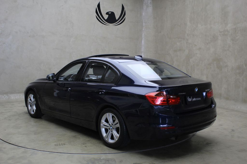 Foto do veículo BMW  320I SPORT GP 2015 52.930 KM 99.000,00
