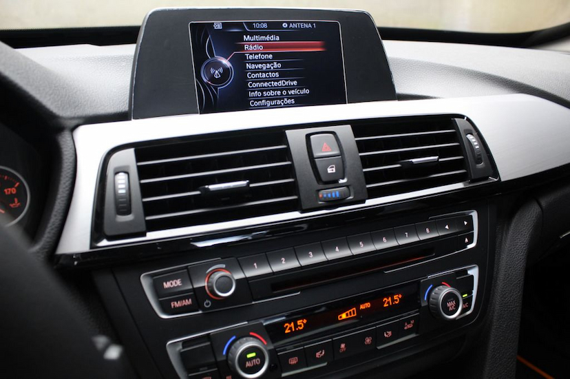 Foto do veículo BMW  320I SPORT GP 2015 52.930 KM 99.000,00