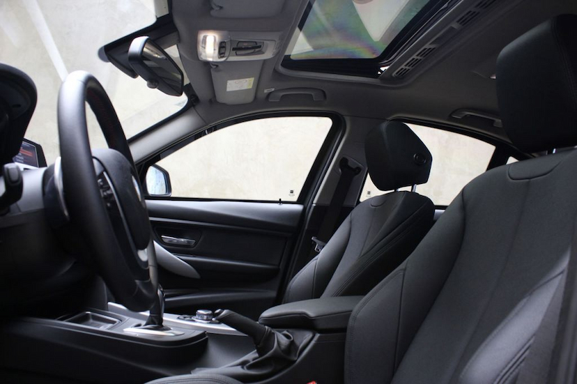 Foto do veículo BMW  320I SPORT GP 2015 52.930 KM 99.000,00